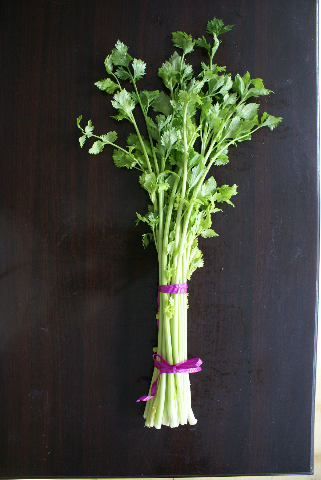 预售-新泰芹菜-五斤装包邮